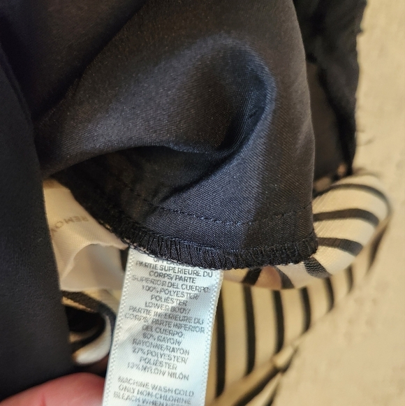 LOFT by Ann Taylor Black and White Striped Romper Size 4P - Picture 8 of 9